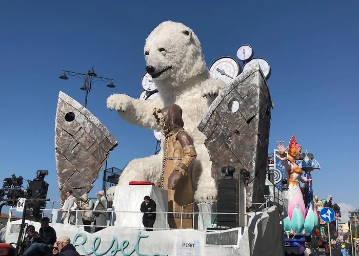 Πανσιόν Old Style Sea View Βιαρέτζιο