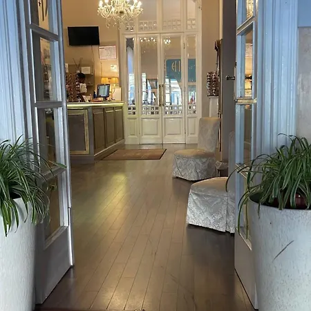 Old Style Sea View Pensionat 3*